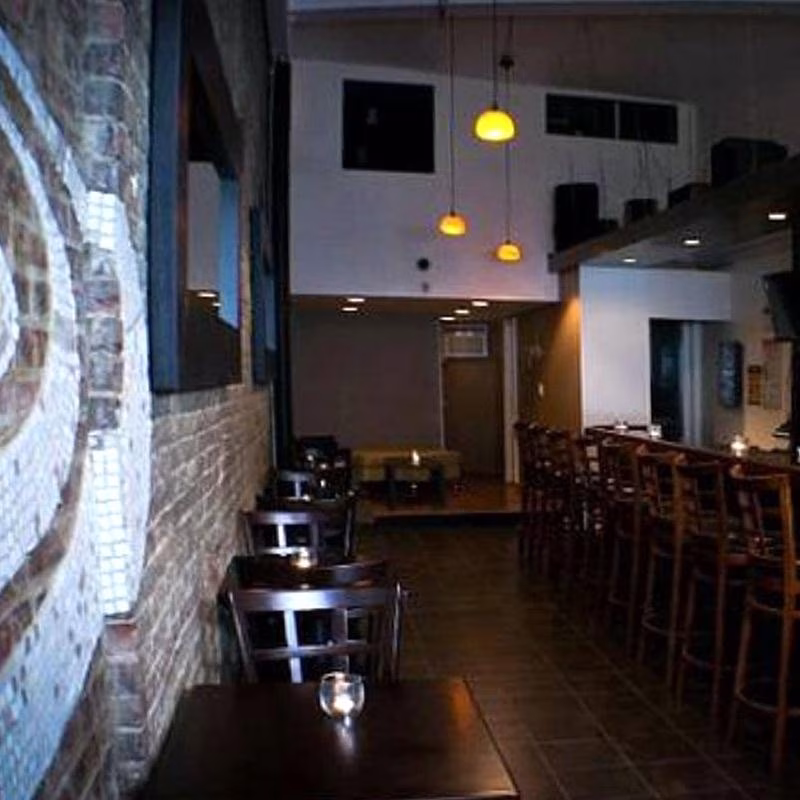 Eve's Lounge