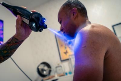 Target pain and inflammation quickly with localized cryotherapy. This advanced cold therapy helps reduce swelling, relieve muscle soreness, and accelerate recovery—ideal for injuries, joint pain, and post-workout relief.